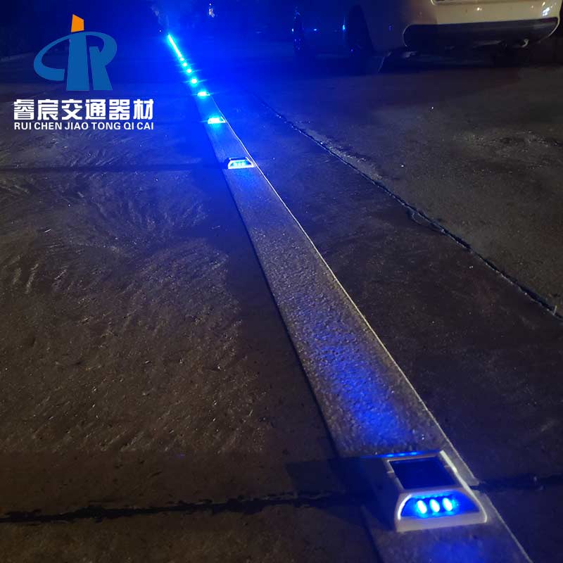 RUICHEN Blue Solar Studs Light On Urban Road